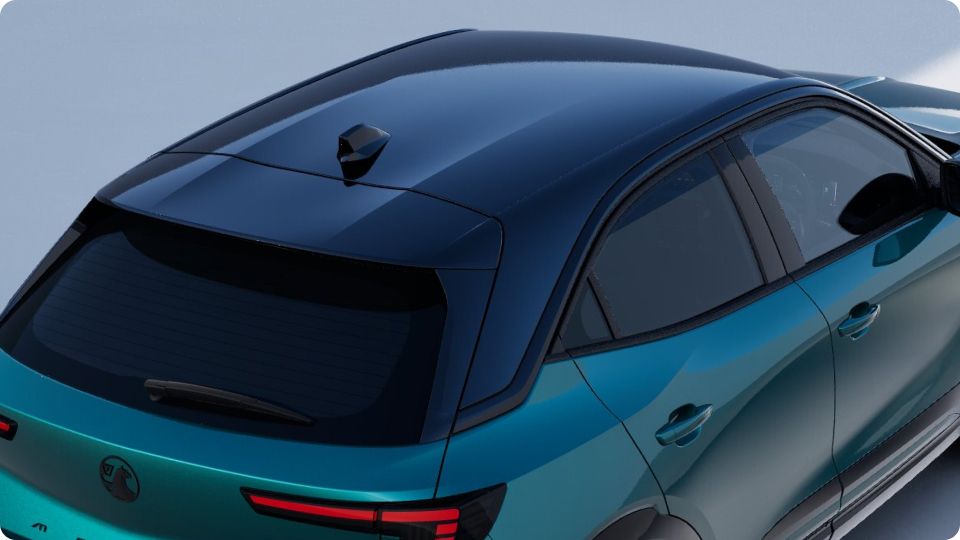 YES, GS and Ultimate models come with a black roof (excl. Carbon Black) as standard. Body coloured roof is available as an option.