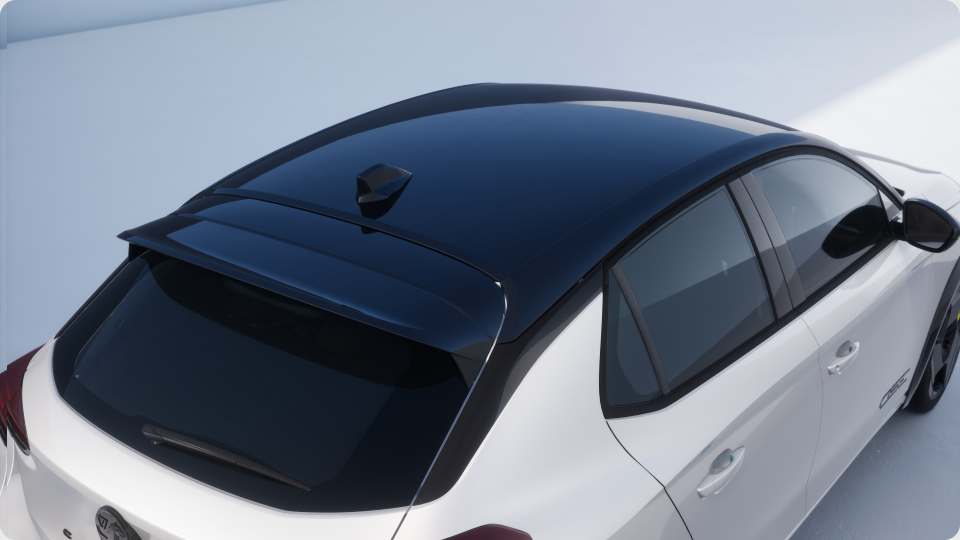 The Corsa comes with a black contrast roof (exl Carbon Black) as standard. Body coloured roof is available as a free of charge option.