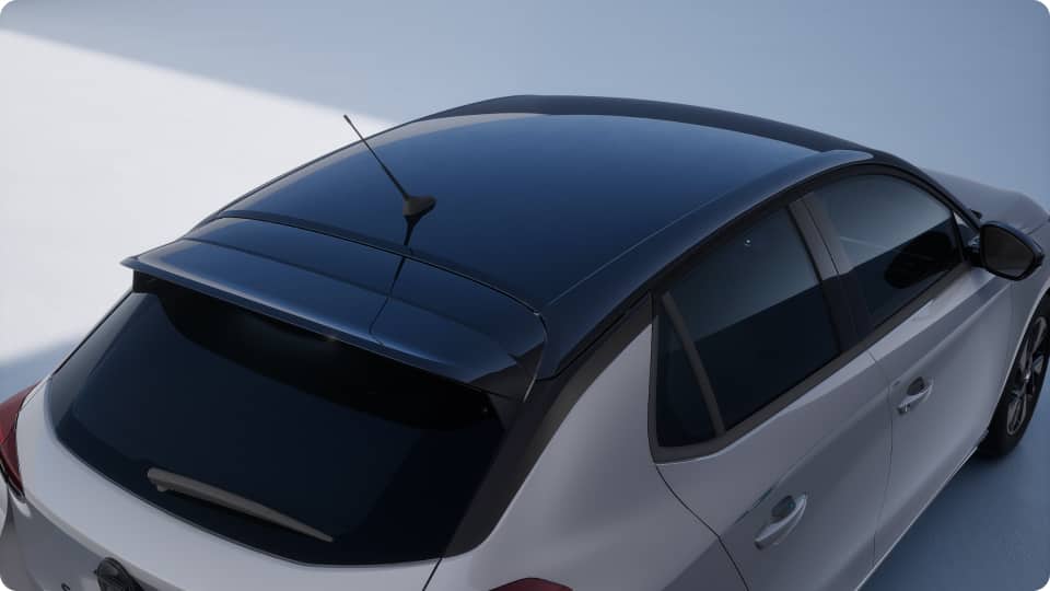 Tous les modèles sont équipés d’un toit contrasté noir en série. Toit couleur carrosserie est disponible en option.