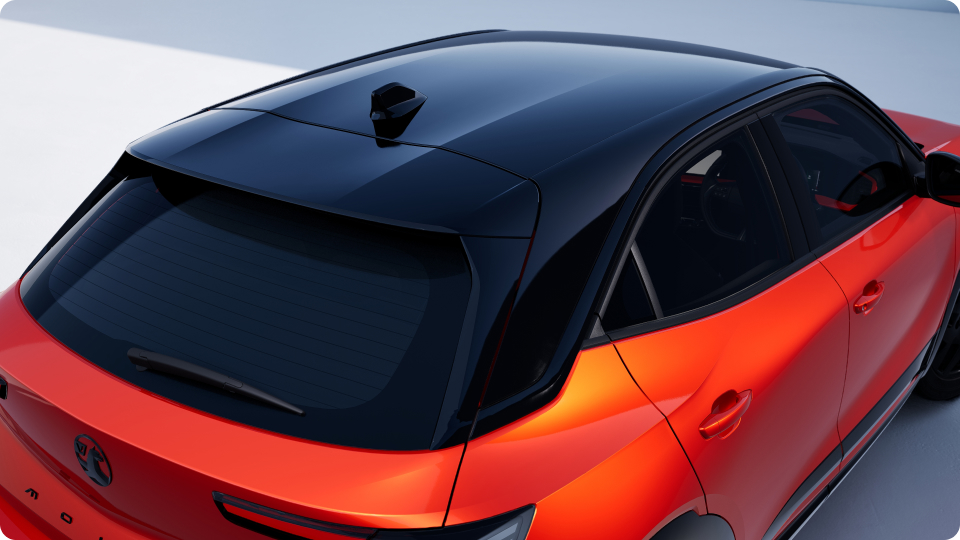 YES, GS and Ultimate models come with a black roof (excl. Carbon Black) as standard. Body coloured roof is available as an option.